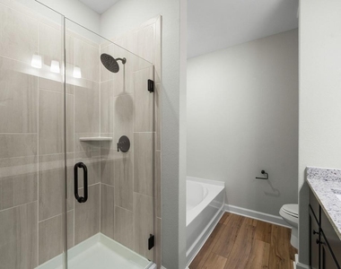 6015 Diamond Leaf Court - Photo Thumbnail 14