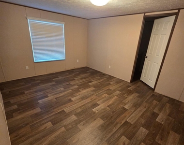 24330 Creekwood Drive - Photo Thumbnail 5