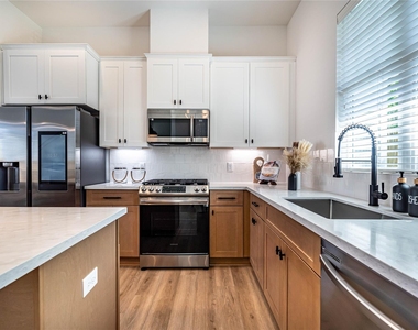 5714 Barbara Rose Lane - Photo Thumbnail 14