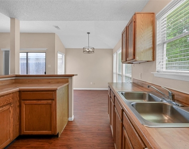 7823 Eastern Bluebird Drive - Photo Thumbnail 6