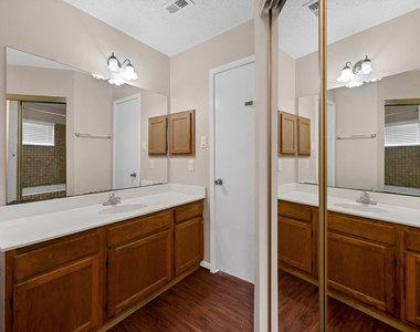 7823 Eastern Bluebird Drive - Photo Thumbnail 10