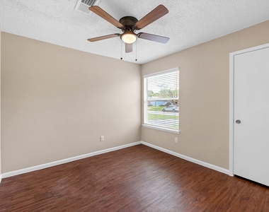 7823 Eastern Bluebird Drive - Photo Thumbnail 8