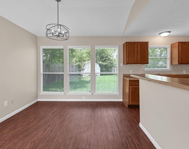7823 Eastern Bluebird Drive - Photo Thumbnail 4