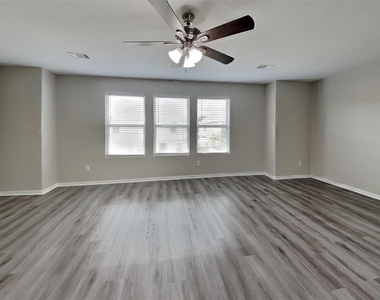 16802 Accolade Way - Photo Thumbnail 15