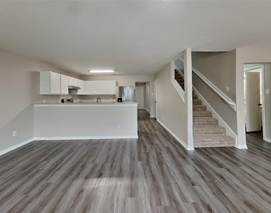 16802 Accolade Way - Photo Thumbnail 2