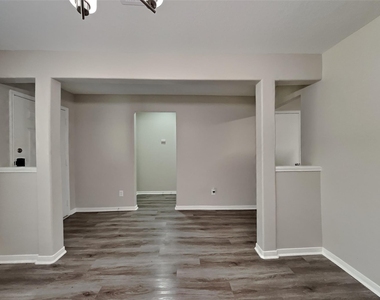 16802 Accolade Way - Photo Thumbnail 5