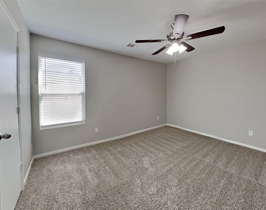 16802 Accolade Way - Photo Thumbnail 12