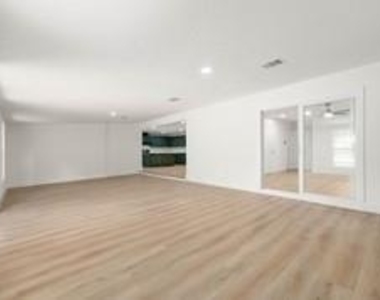 1406 Indian Shores Road - Photo Thumbnail 16