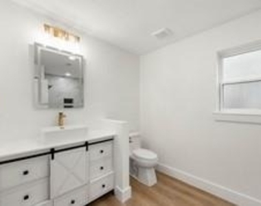 1406 Indian Shores Road - Photo Thumbnail 13