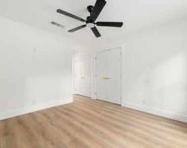 1406 Indian Shores Road - Photo Thumbnail 9