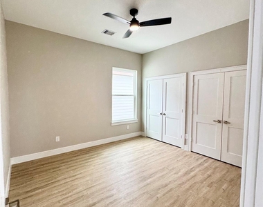 4921 Pederson Street - Photo Thumbnail 7