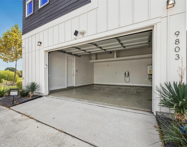 9803 Blissful Prairie Lane - Photo Thumbnail 23