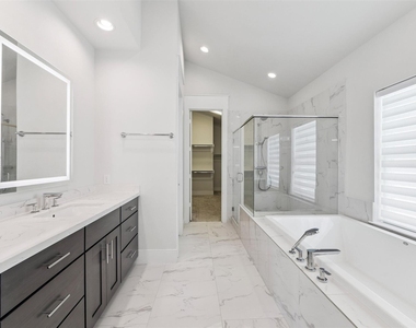 9803 Blissful Prairie Lane - Photo Thumbnail 15