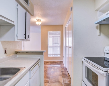 1500 Bay Area Boulevard - Photo Thumbnail 6