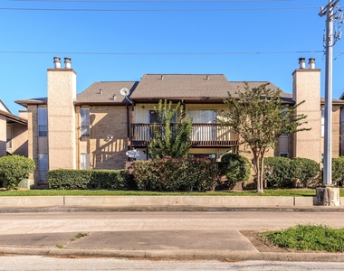 1500 Bay Area Boulevard - Photo Thumbnail 17