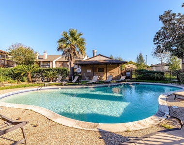 1500 Bay Area Boulevard - Photo Thumbnail 14