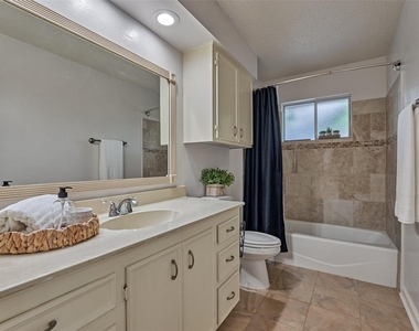 307 Robinwood Drive - Photo Thumbnail 16