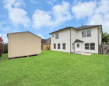 1910 Fallow Lane - Photo Thumbnail 24