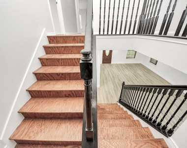 1910 Fallow Lane - Photo Thumbnail 16