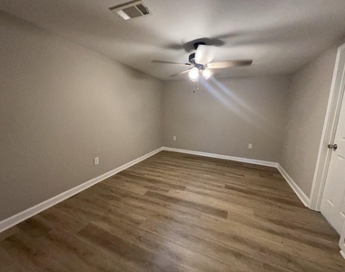 7424 Rusk Street - Photo Thumbnail 9
