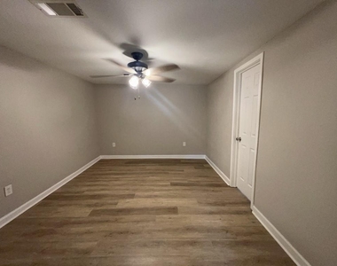 7424 Rusk Street - Photo Thumbnail 8