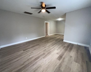 7424 Rusk Street - Photo Thumbnail 15