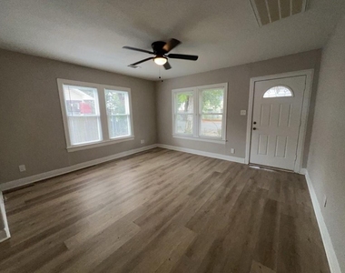7424 Rusk Street - Photo Thumbnail 16