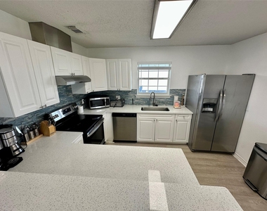 22810 Fresca Street - Photo Thumbnail 17