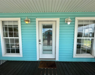 22810 Fresca Street - Photo Thumbnail 28