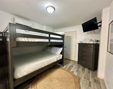 22810 Fresca Street - Photo Thumbnail 14
