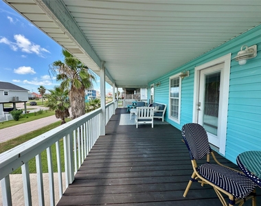 22810 Fresca Street - Photo Thumbnail 21
