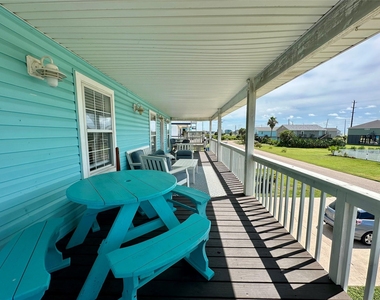 22810 Fresca Street - Photo Thumbnail 24