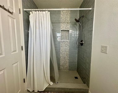 22810 Fresca Street - Photo Thumbnail 18