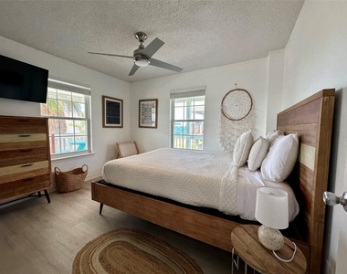 22810 Fresca Street - Photo Thumbnail 5