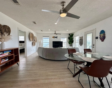 22810 Fresca Street - Photo Thumbnail 2