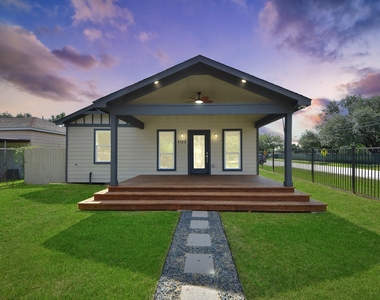 1102 Gazin Street - Photo Thumbnail 1