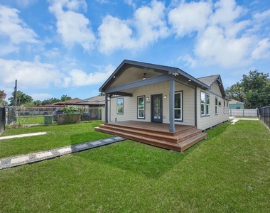 1102 Gazin Street - Photo Thumbnail 23