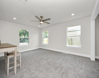 1102 Gazin Street - Photo Thumbnail 10