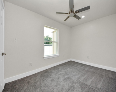 1102 Gazin Street - Photo Thumbnail 15