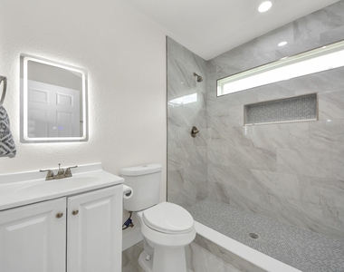 1102 Gazin Street - Photo Thumbnail 14