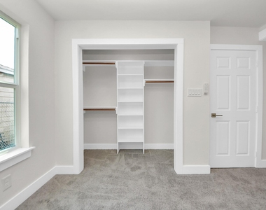 1102 Gazin Street - Photo Thumbnail 13