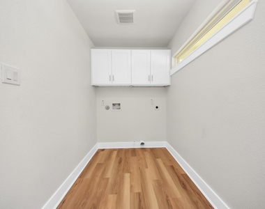 1102 Gazin Street - Photo Thumbnail 17