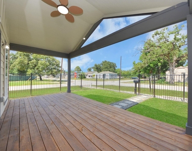 1102 Gazin Street - Photo Thumbnail 25