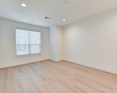 1817 Prospect Street - Photo Thumbnail 15