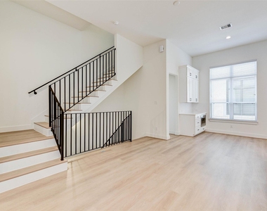 1817 Prospect Street - Photo Thumbnail 9