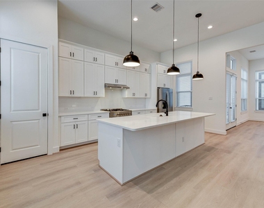 1817 Prospect Street - Photo Thumbnail 8