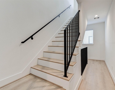 1817 Prospect Street - Photo Thumbnail 10