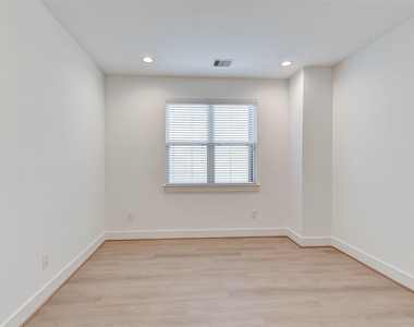 1817 Prospect Street - Photo Thumbnail 14