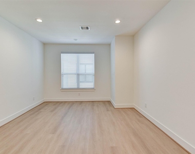 1817 Prospect Street - Photo Thumbnail 17