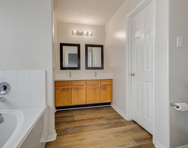 13983 Maximos Drive - Photo Thumbnail 20